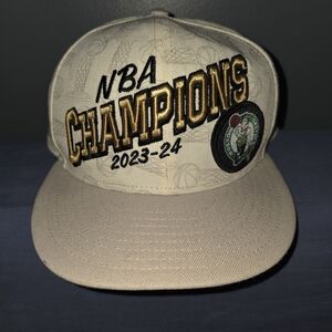 BOSTON CELTICS New Era Beige NBA Champions 2023-24 Embroidered Snapback